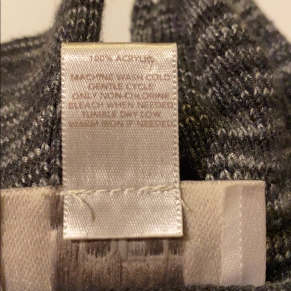 Ann Taylor Loft V-neck sweater - Picture 8 of 9